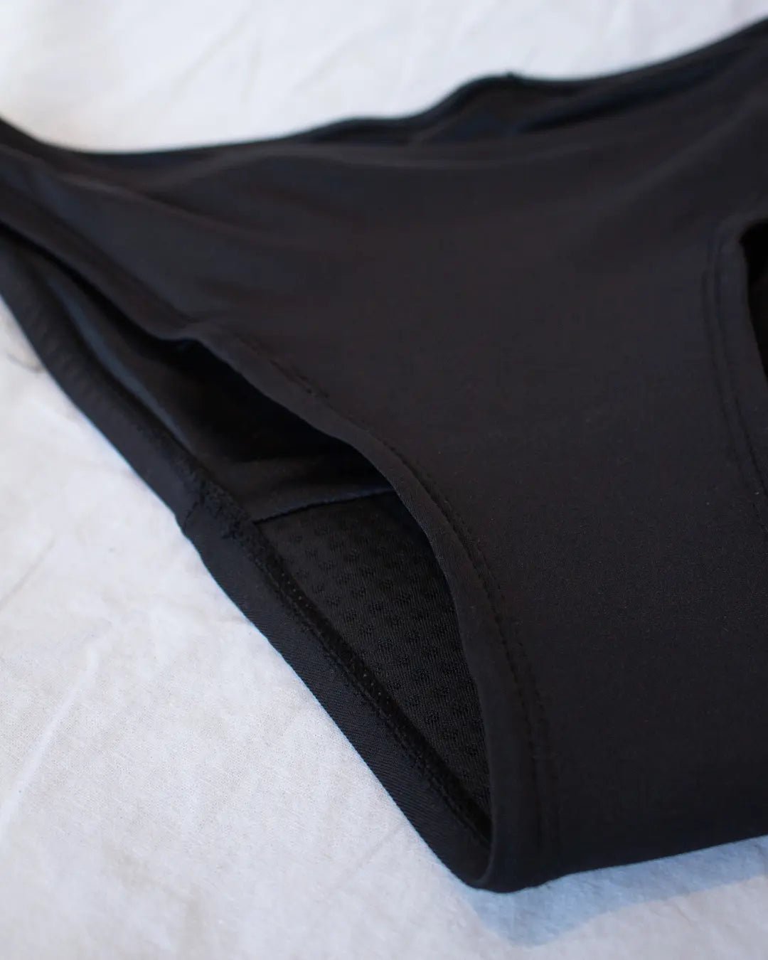 Period Swimwear Low Rise Bikini - Black medium absorbency | POM