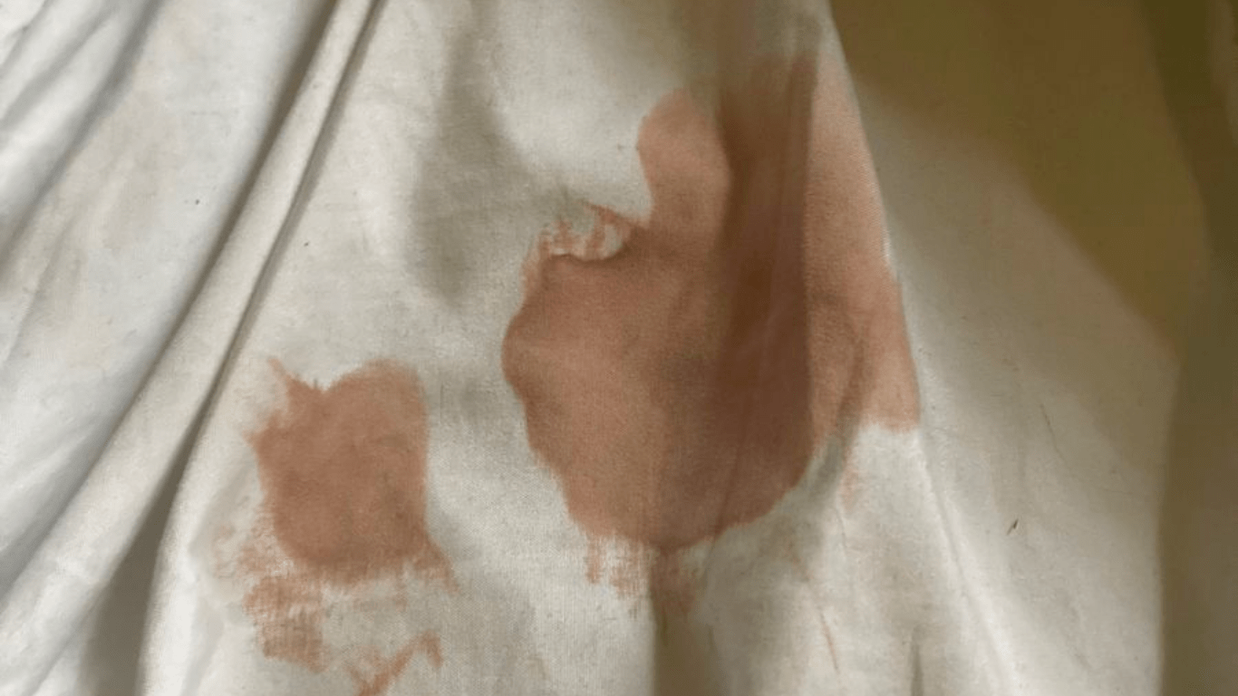 HOW TO GET BLOOD OUT OF BED SHEETS (YES, EVEN PERIOD STAINS!)