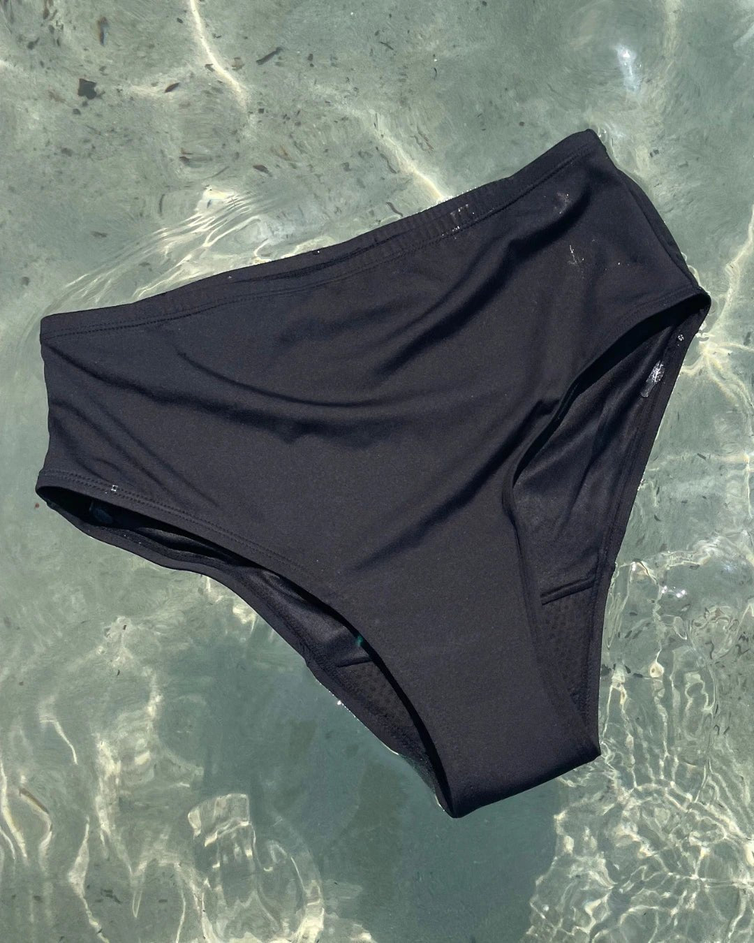 Period Swimwear High Waist Bikini - Black medium absorbency | POM
